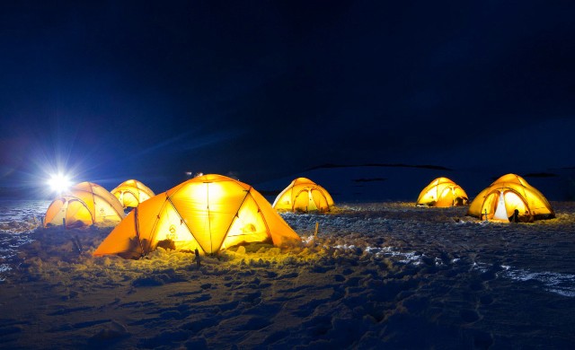 Basecamp_PLA29_Camping_on_Antarctica_©_Richard_Wadey-Oceanwide_Expeditions_Kit_32