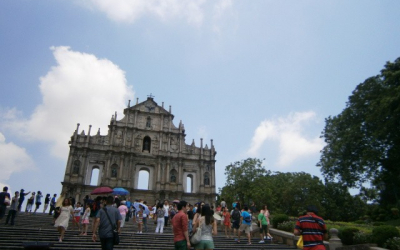 Hong Kong & Macau: 2 Different Worlds Inside China