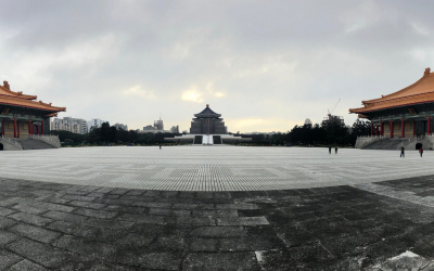 Flying First Class (EVA & Thai Air) To Oz Via Taipei